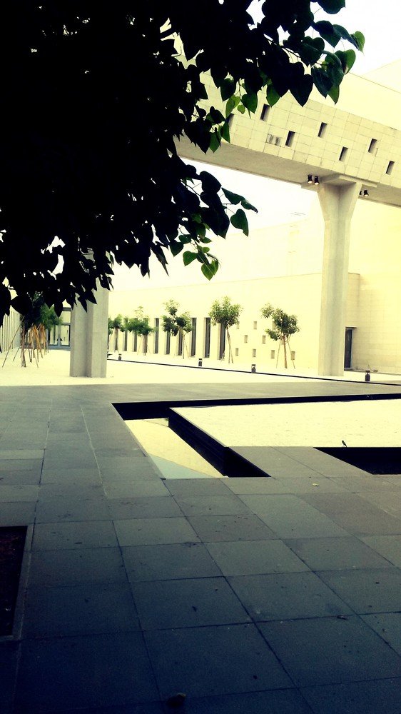 Side beauty ... Of building ..