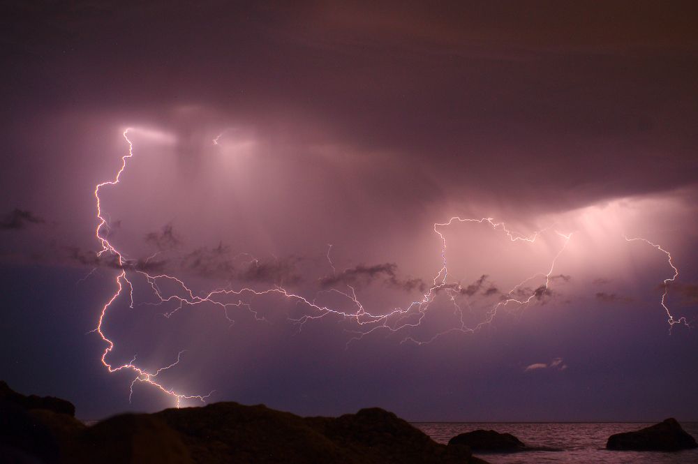 Гроза на пляже "Инжир"