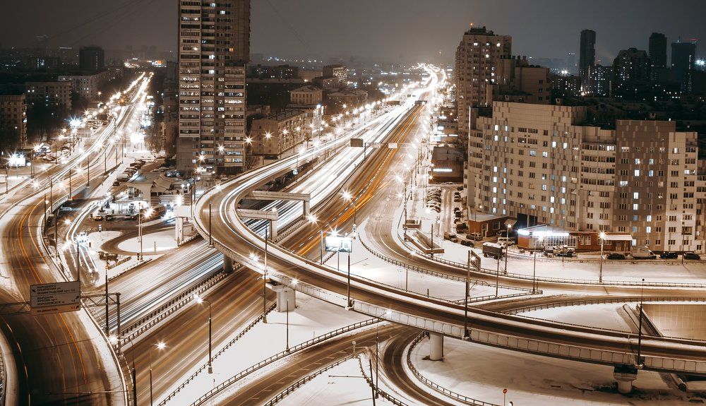 Ночной вид на перекресток
