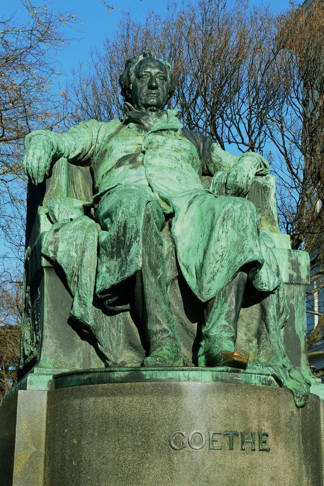 Памятник Гёте