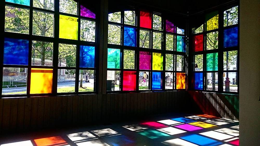 Резкие цвета - как смысл жизни.