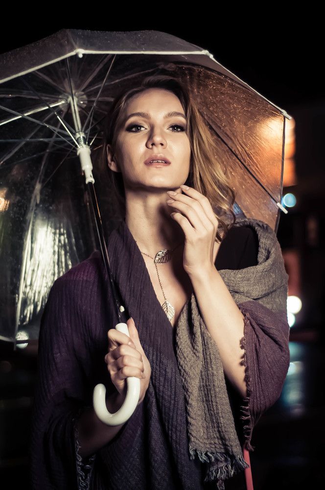 Эти глаза напротив