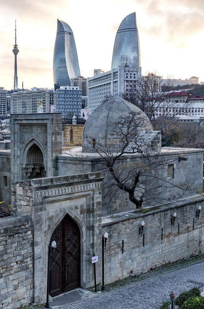 Баку город контрастов .