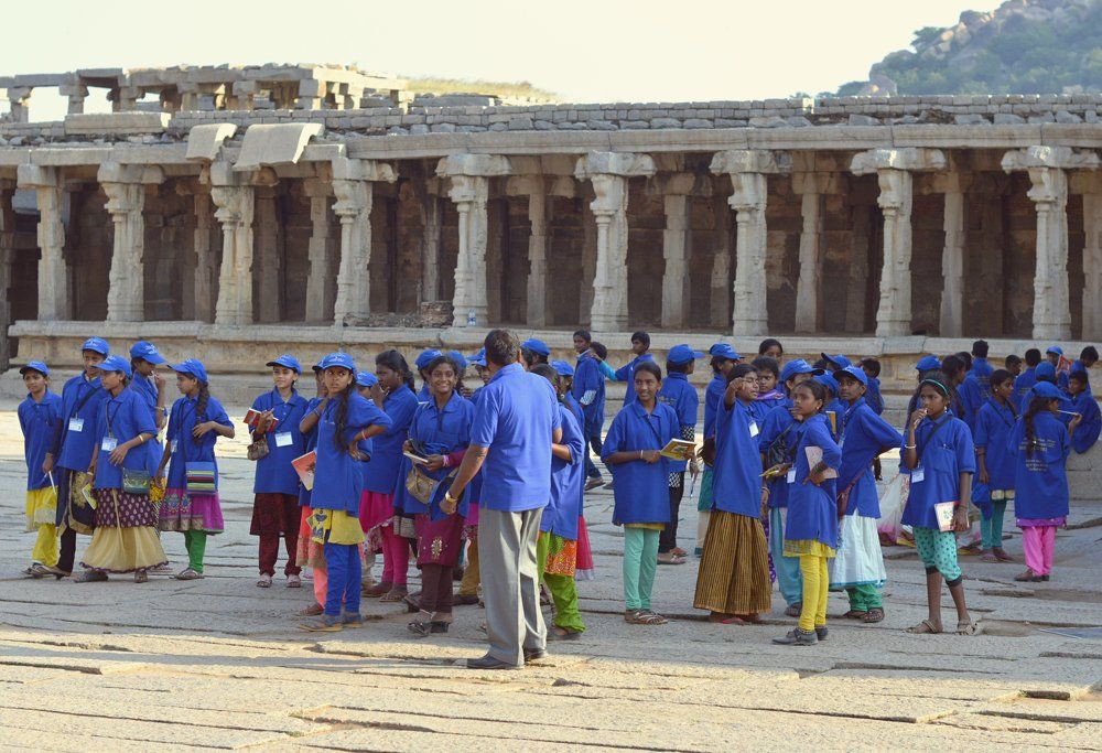 Школьники в Хампи