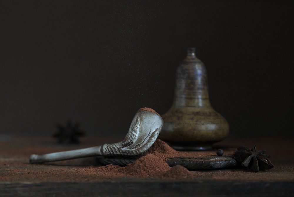 С голландской трубкой.