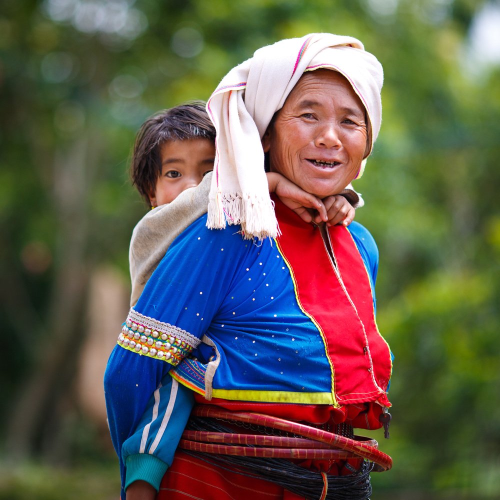 Женщина с девочкой из племени Black Lahu