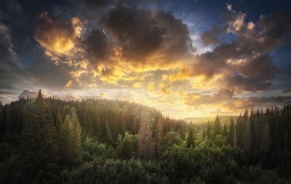 Закат Над Долиной