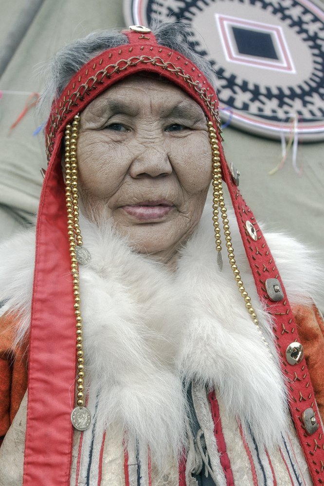 портрет эвенкийской женщины