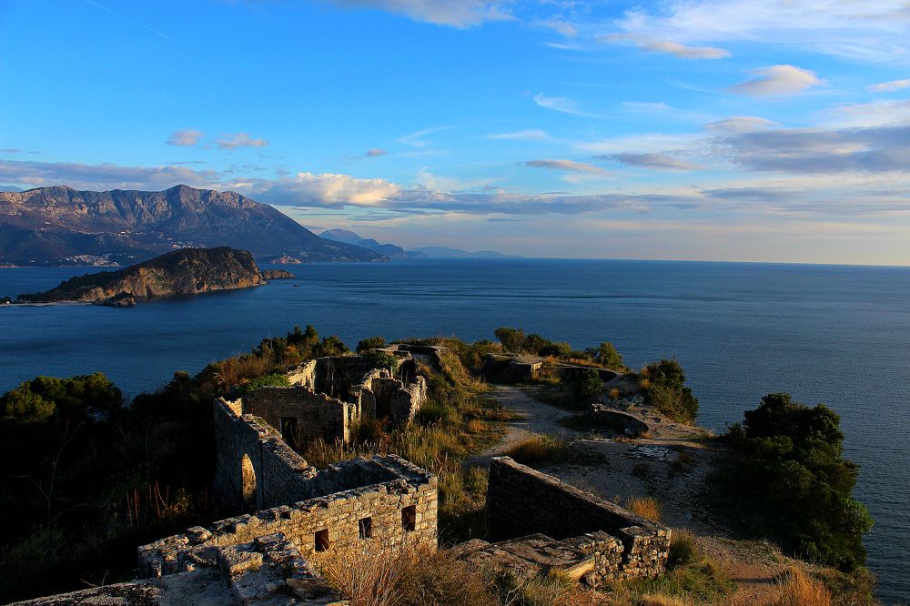 Лазурно-синяя тишь