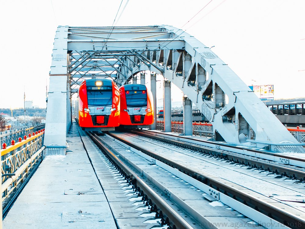 Мгновение равенства, на перегонки