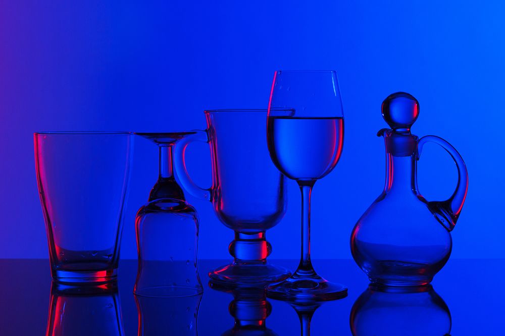 Стекло. Синее и красное.