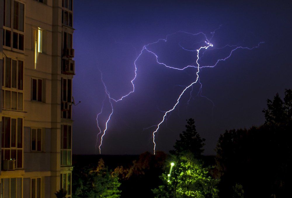 разряд, еще разряд...