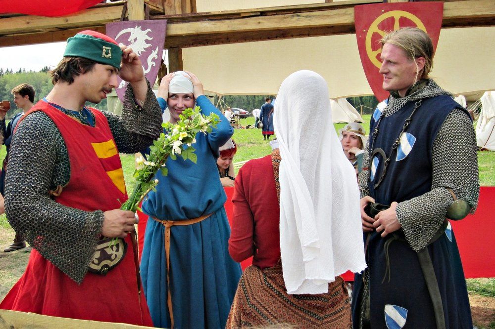 Средневековая одежда