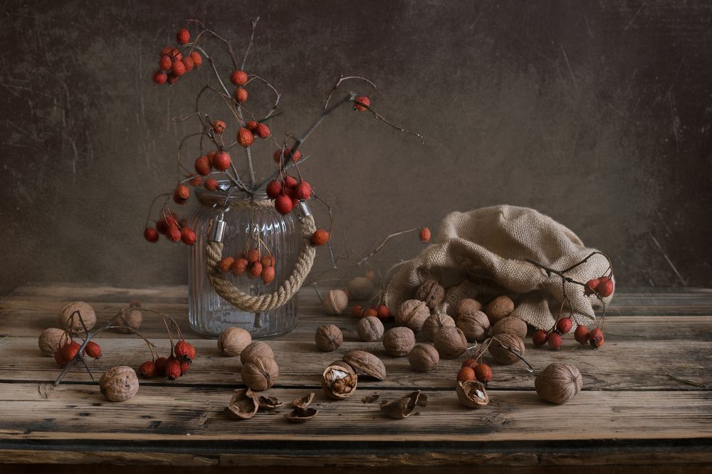 Боярышник с орехами