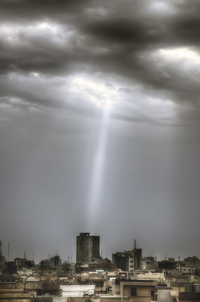 sun ray hit the building