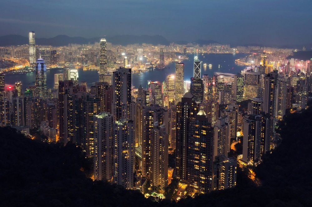 Гонконг зажигает огни