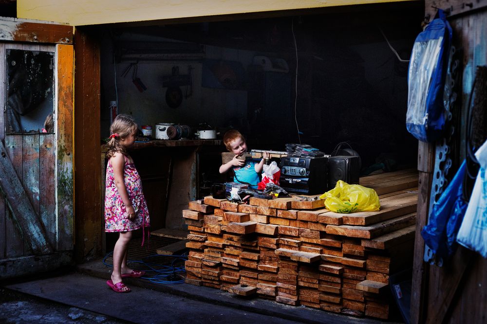 Мальчики и девочки.