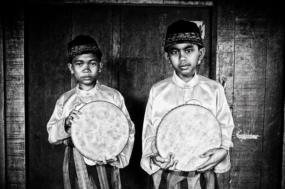 Rebana players