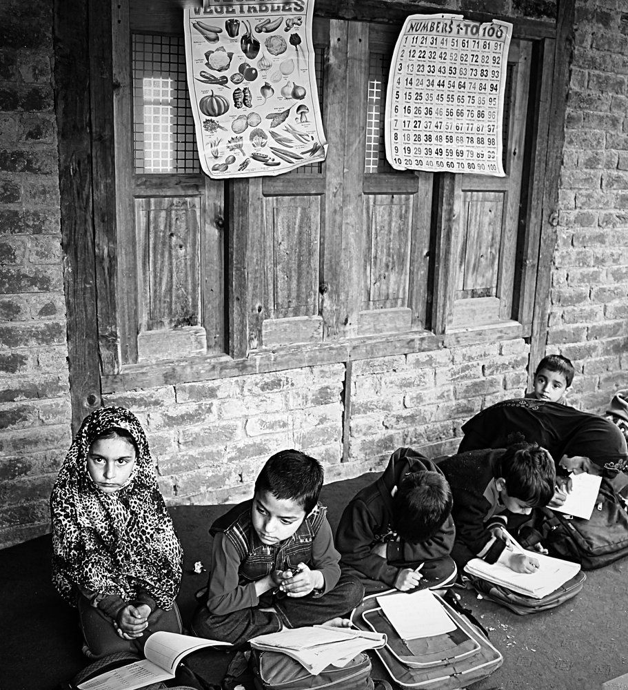 Group of students posing for the picture