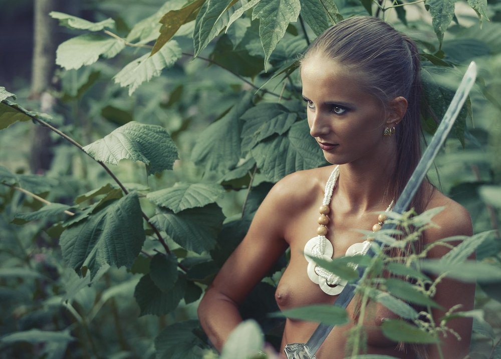 Амазонка видит цель