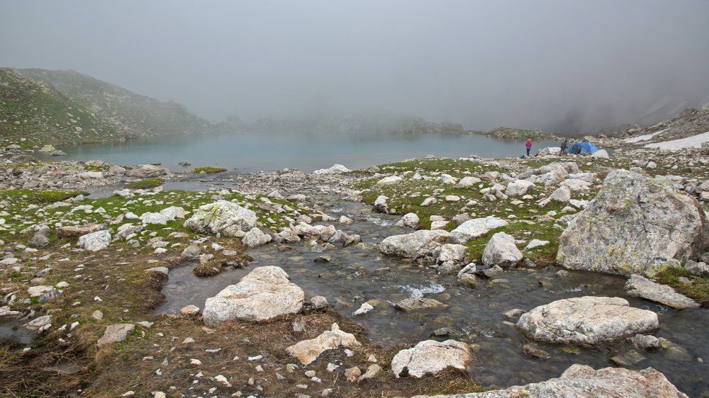 Архыз. Бивуак у озера.