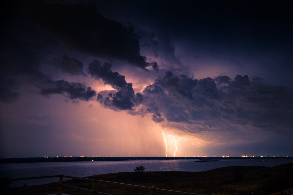 Август. Чернильные облака.