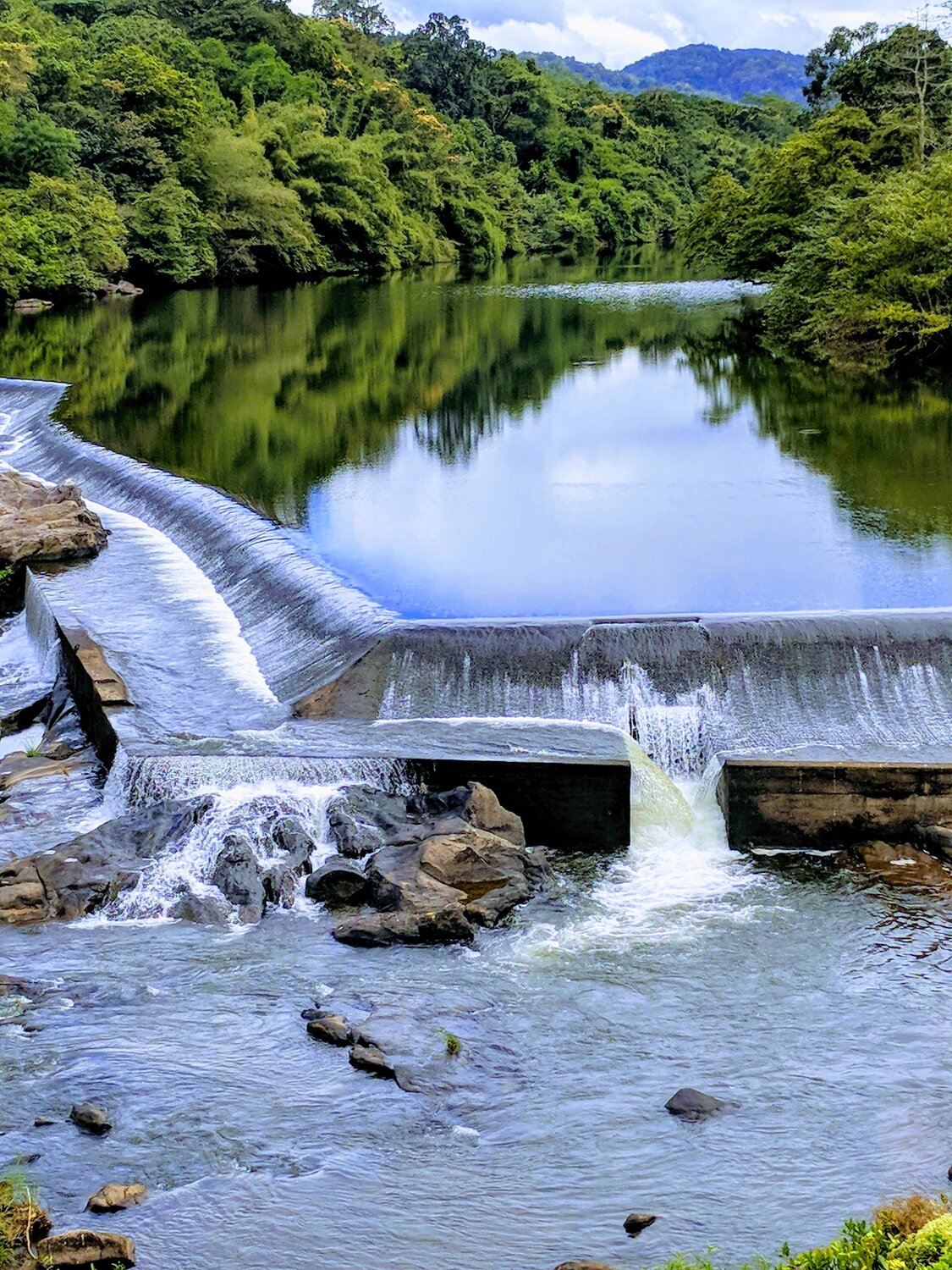 Flowing to unite