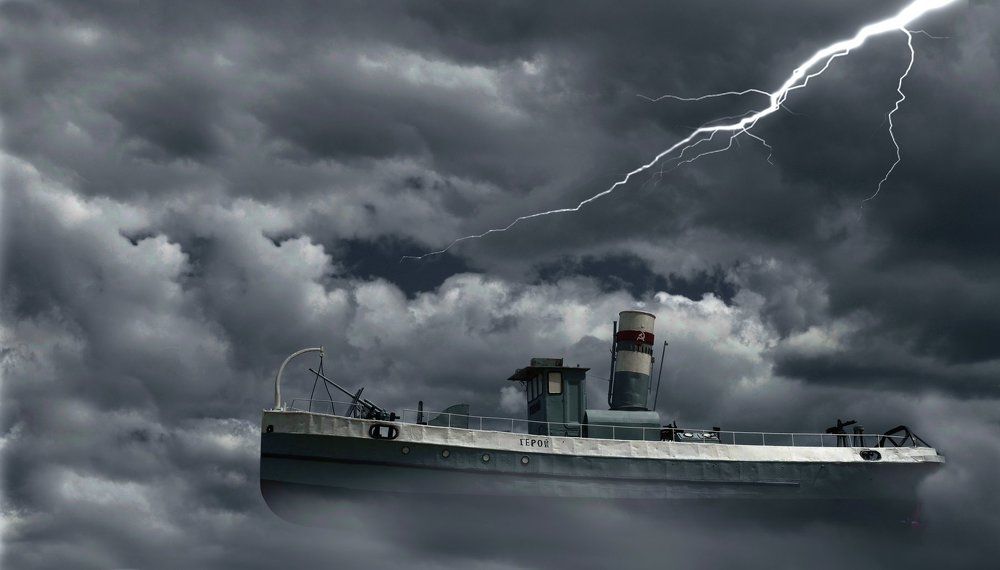 Катер призрак