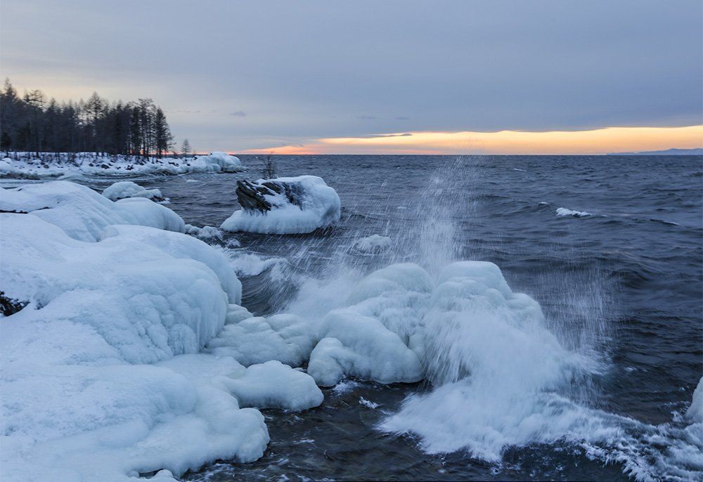Байкал сопротивляется зиме