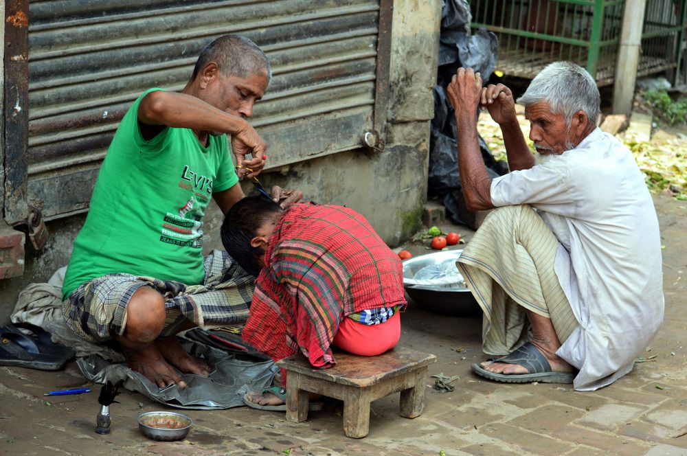 Street Barber.