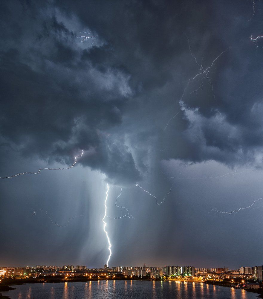Гроза над городом