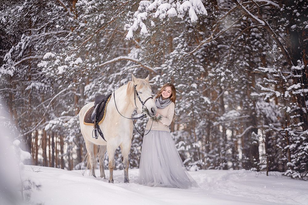 Прогулка в заснеженном лесу