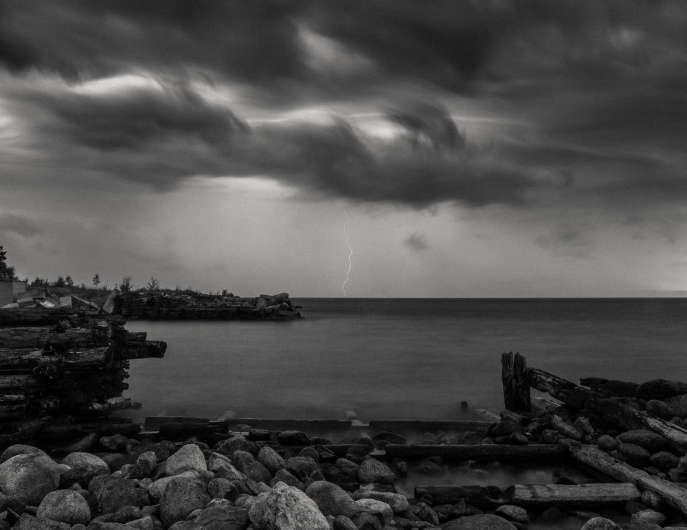 Гроза над Байкалом