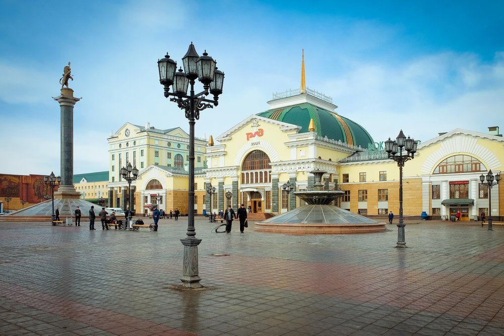 Утро.Вокзальная площадь Красноярск.