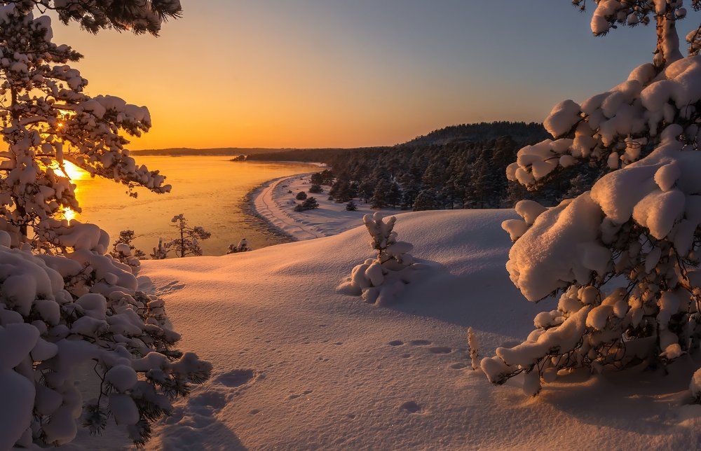 Теплый закат в холодное время