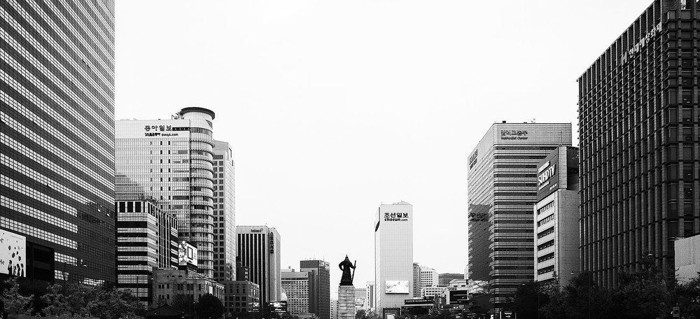 The hero and his city.