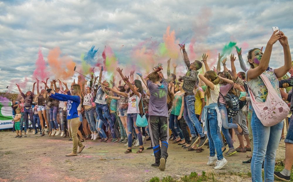 Фестиваль красок Холли