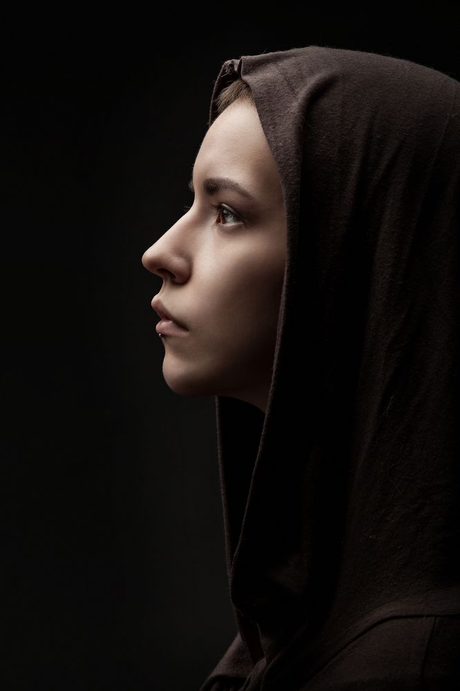 Портрет в капюшоне