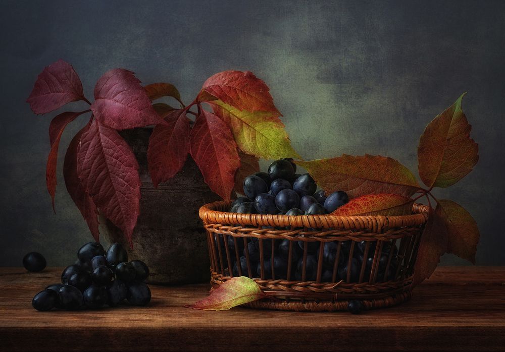 с виноградом...