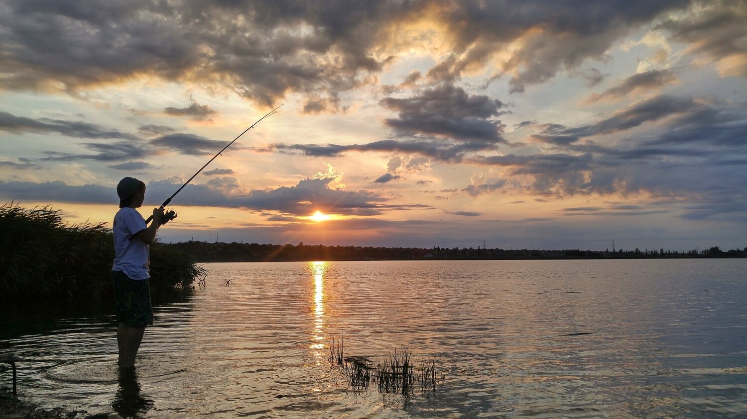 Закат на рыбалке.