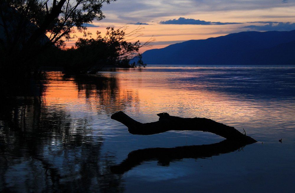 Закат на Телецком озере, Алтай