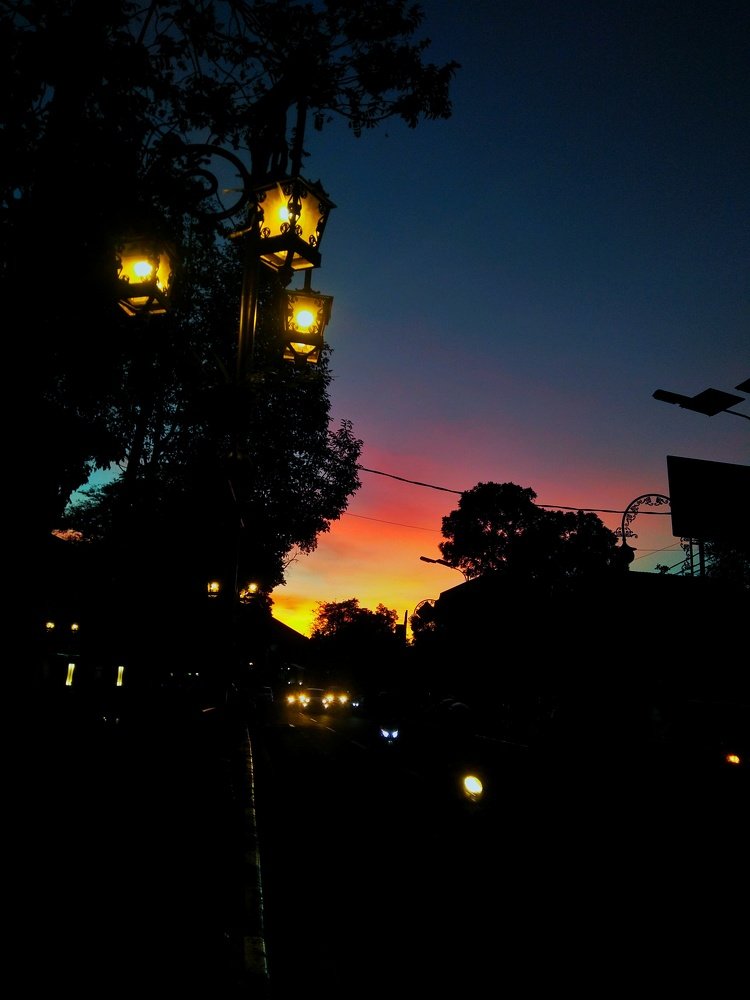 Lembayung di Kota Bandung