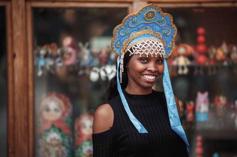 Девушка в кокошнике