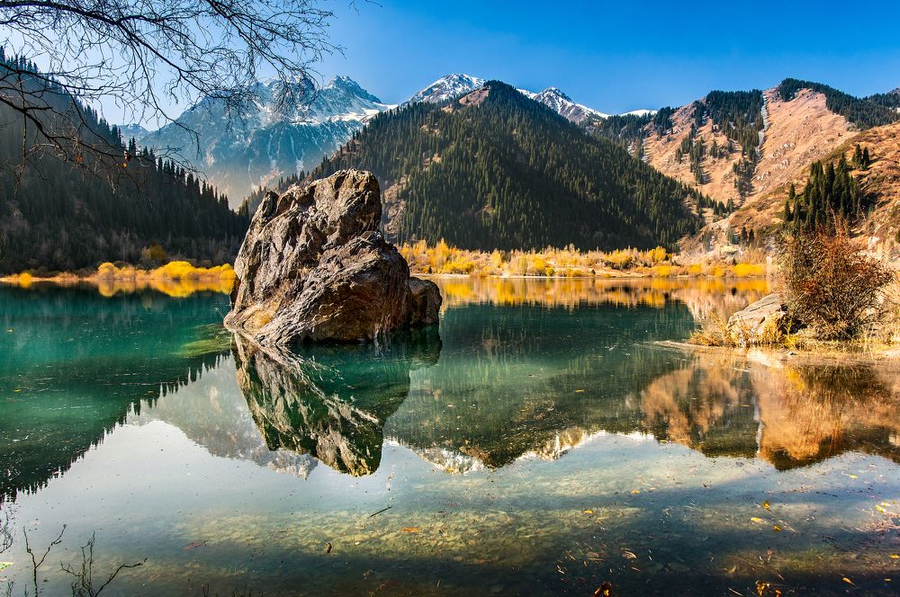 Горное озеро Иссык.