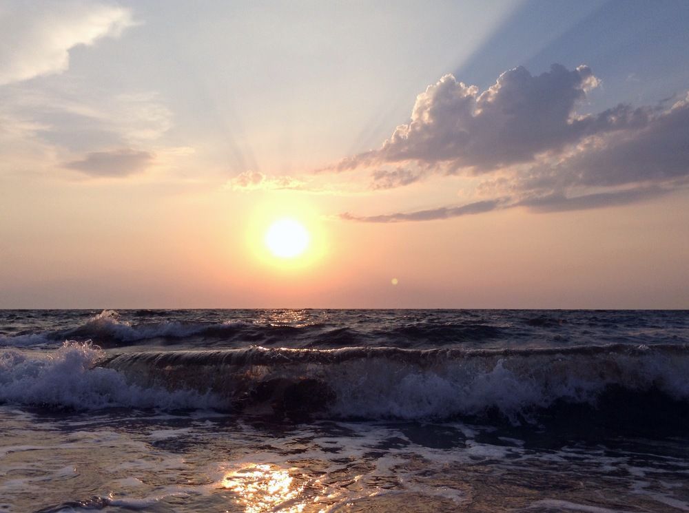 Море - это другая вселенная, в ней правят тишина и покой...