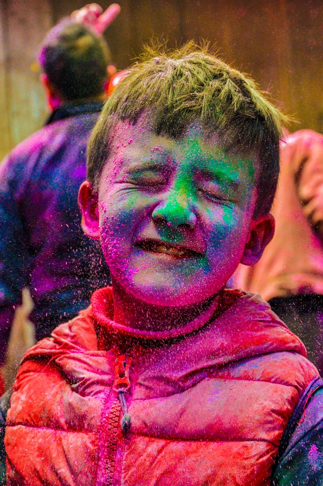 Feeling colours of happiness