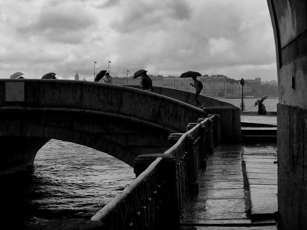 И СНОВА ВЕТЕР, СНОВА ДОЖДЬ, ... / RAIN and WIND, and WIND and RAIN, ...