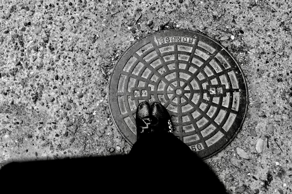 manhole & jikatabi (Japanese shoes)