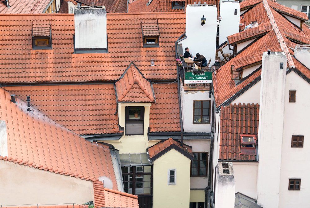 столик на двоих