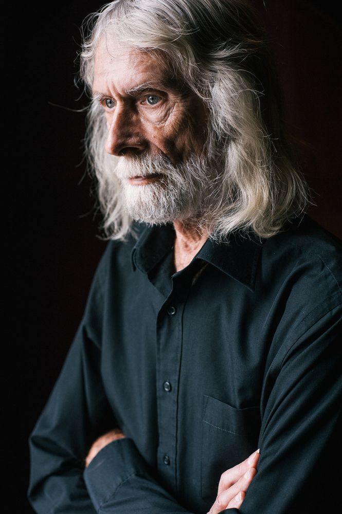 Актер тетатра и кино Николай Калинин